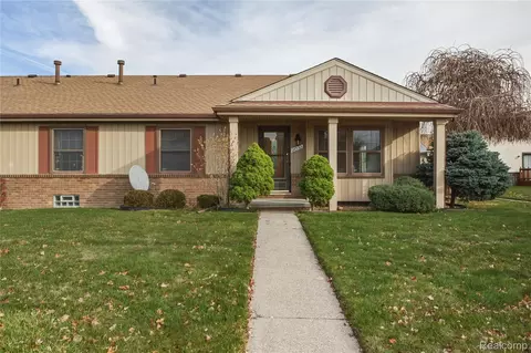 24532 Greenhill Rd, Warren, MI 48091
