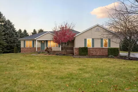 7183 Miller Ln, Grand Blanc, MI 48439