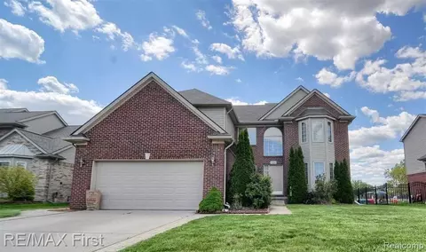 33201 Glengary Ct, Sterling Heights, MI 48310