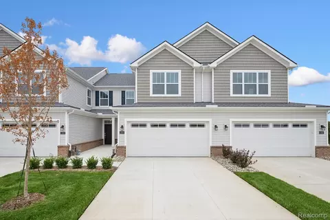 1902 Salt Springs Dr, Saline, MI 48176