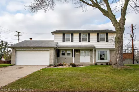 27021 Nantucket Ct, Southfield, MI 48076
