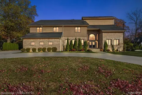 19460 Lowell Dr, Detroit, MI 48203