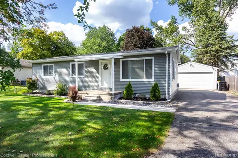 33850 Colfax Dr, Farmington Hills, MI 48335