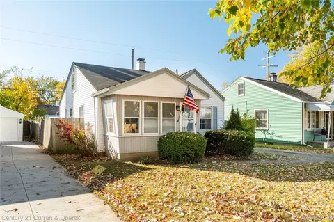 2306 Barrett Ave, Royal Oak, MI 48067