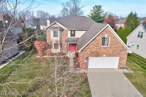 3948 Stoney Ridge Dr, Fort Gratiot, MI 48059