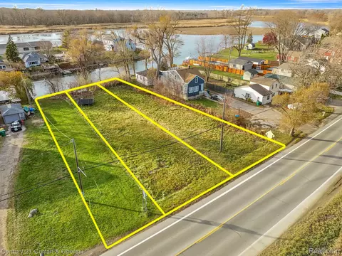 5 W Jefferson Ave, Brownstown, MI 48173