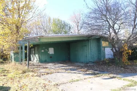 1741 Carmanbrook Pkwy, Flint, MI 48507