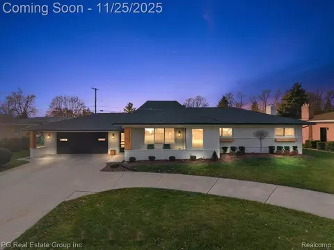 37657 Irene Dr, Sterling Heights, MI 48312