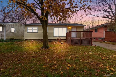 755 Scottwood St, Pontiac, MI 48340