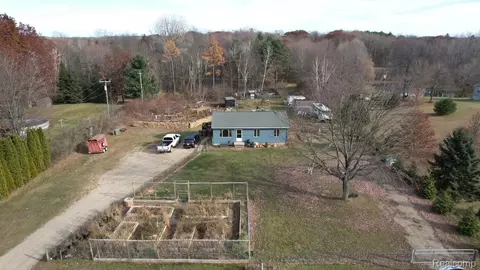 2608 N Lake Pleasant Rd, Attica, MI 48412