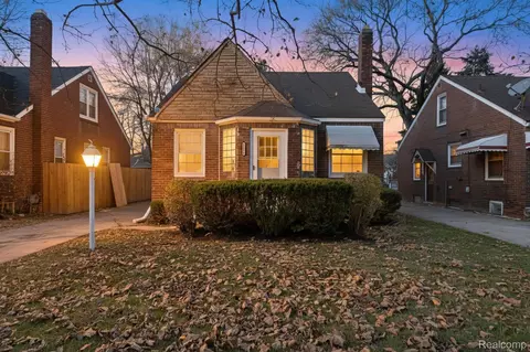 11285 Lakepointe St, Detroit, MI 48224
