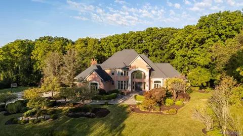 5779 Pinecrest Estates Dr, Ann Arbor, MI 48105