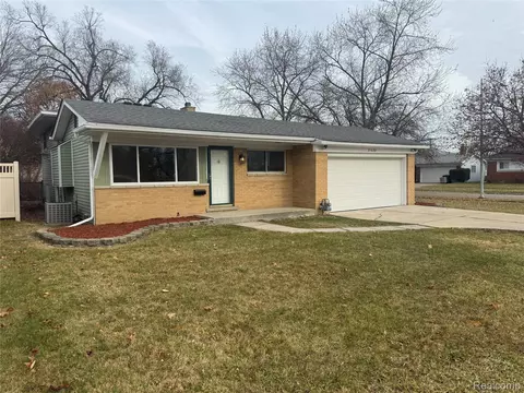 31638 Williams Ct, Rockwood, MI 48173