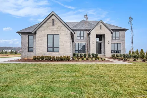 13937 Regatta Bay Dr, Shelby Township, MI 48315