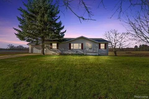 4830 Hurds Corner Rd, Dayton, MI 48744