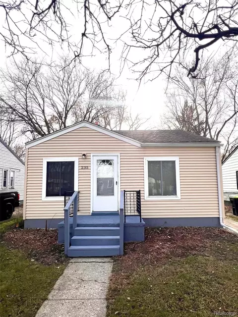 235 W Rutgers Ave, Pontiac, MI 48340
