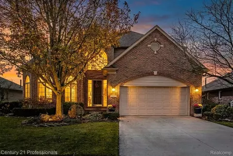 16170 Musket Dr, Macomb, MI 48044