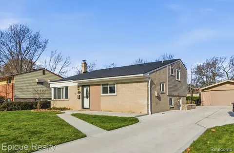 20413 Caniff St, Clinton Township, MI 48035