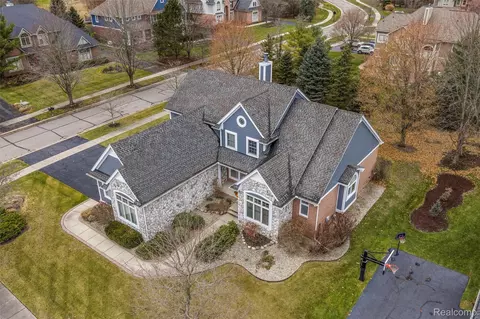 4618 Waterbury Dr, Independence, MI 48348