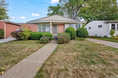 23880 Seneca St, Oak Park, MI 48237
