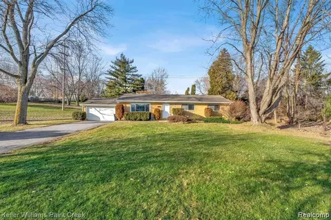 2330 Walton Blvd, Rochester Hills, MI 48309