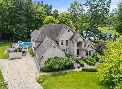 14348 Provim Forest Ct, Shelby Township, MI 48315