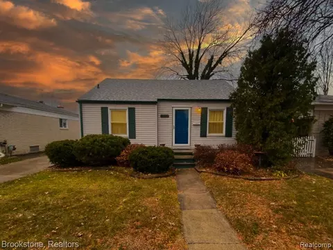 22453 Cushing Ave, Eastpointe, MI 48021