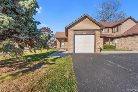 3787 Heritage Pkwy, Dearborn, MI 48124