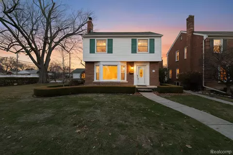 13368 Catalpa St, Southgate, MI 48195