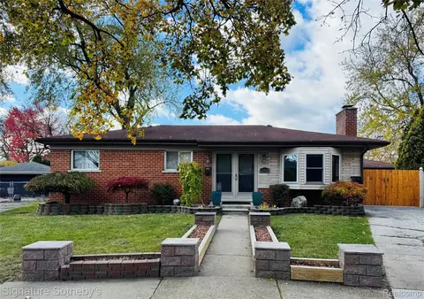 32501 Eiffel Ave, Warren, MI 48088