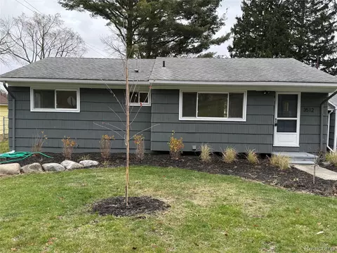 3512 Wilkie St, Waterford, MI 48329