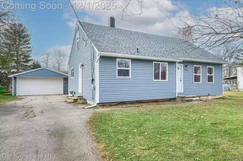 913 Moore St, Davison, MI 48423