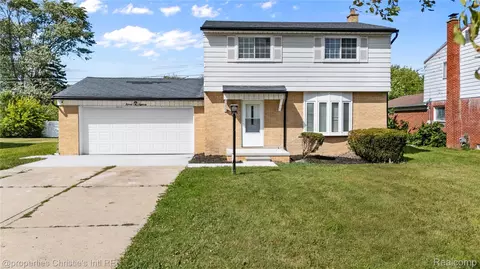 15918 Mount Vernon St, Southfield, MI 48075