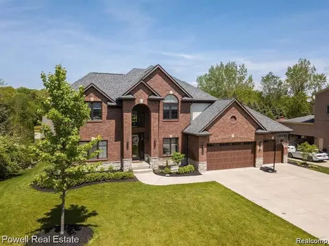 1968 Maplewood Ave, Bloomfield Township, MI 48302