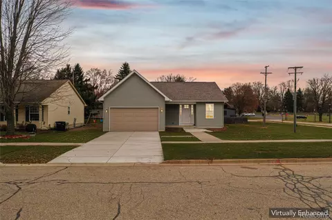 188 School House Dr, Imlay City, MI 48444