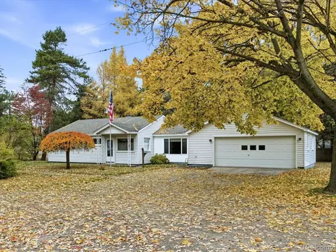 1531 Robinson St, Port Huron, MI 48060