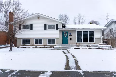 33756 Cindy St, Livonia, MI 48150