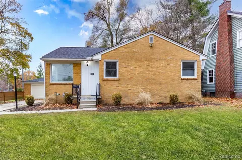 238 Oneida St, Pontiac, MI 48341