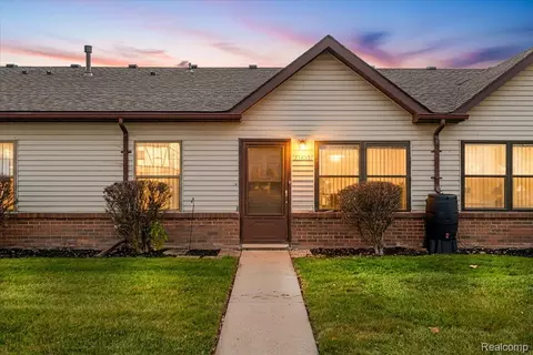 23650 Cottrell St #18, Clinton Township, MI 48035