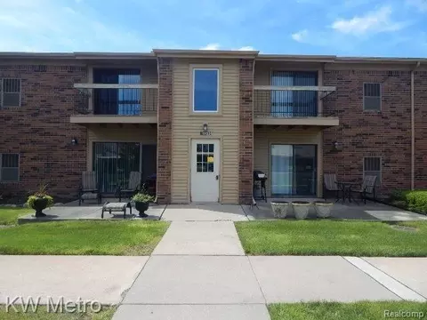 16150 Clarkson Dr #13, Fraser, MI 48026