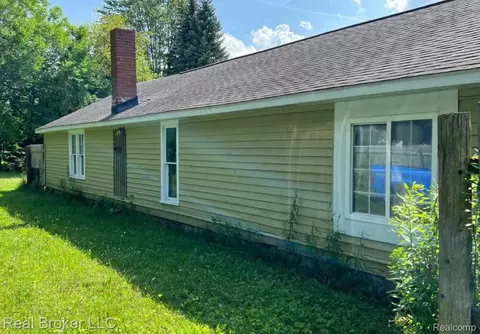 4321 Beach St, Akron, MI 48701