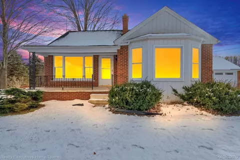 7305 Big Hand Rd, St. Clair, MI 48079