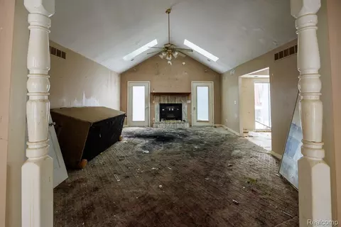 4394 N Center Rd, Flint, MI 48506