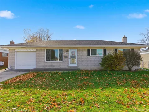 3526 Hillcrest Dr, Warren, MI 48092