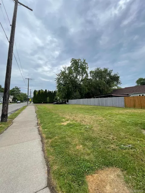 1497 Lansing St, Detroit, MI 48209