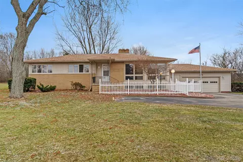 6079 Lennon Rd, Swartz Creek, MI 48473
