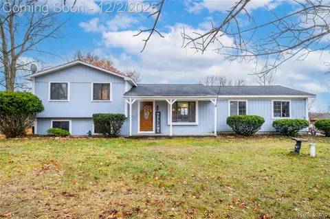 2400 Hummer Lake Rd, Brandon, MI 48462