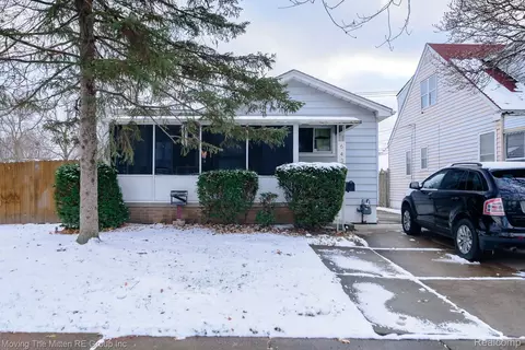 643 Garfield Ave, Lincoln Park, MI 48146