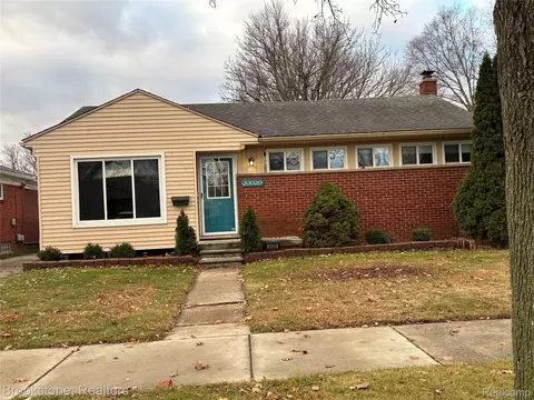 20020 Shady Lane Ave, Saint Clair Shores, MI 48080