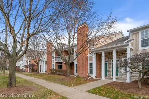 56468 Chesapeake Trl, Utica, MI 48316